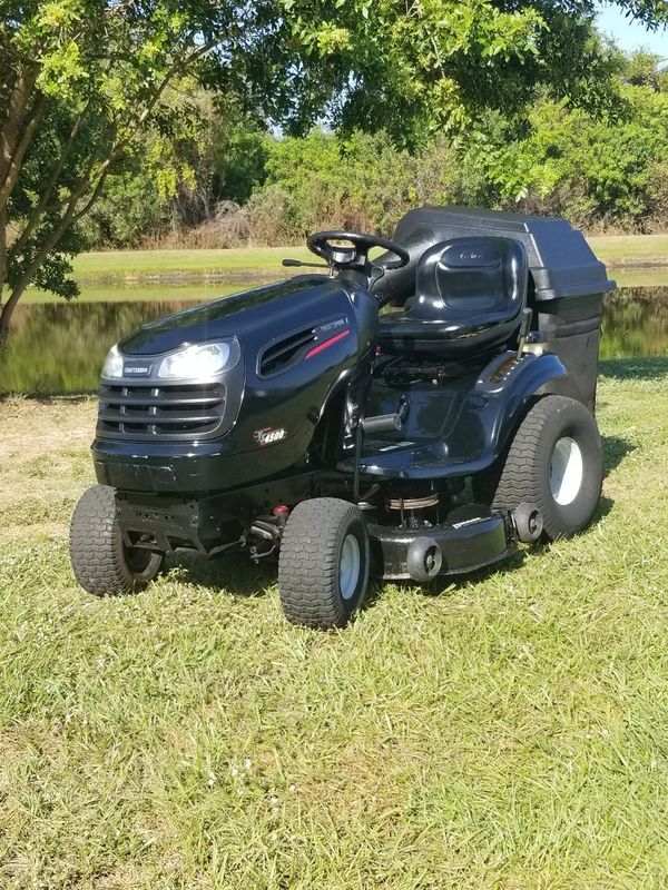 Craftsman YS4500 Riding Lawn Mower. 24Hp. Intek. Automatic Transmission