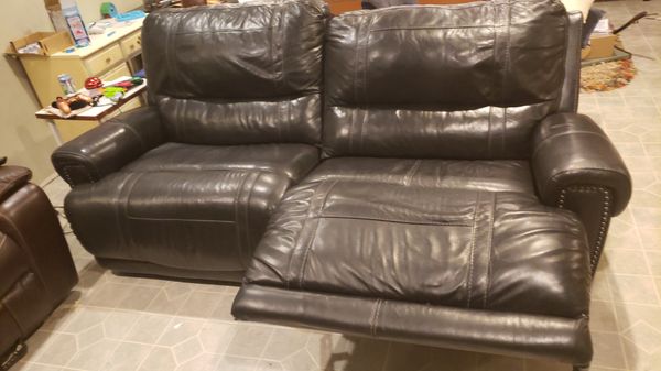 Ashley Furniture Leather Couch, electric recliner for Sale in Portland