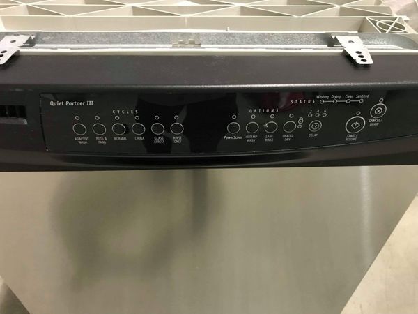 Whirlpool gold quiet partner III dishwasher for Sale in Mokena, IL