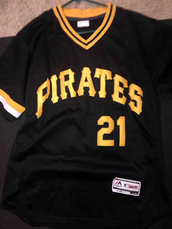Roberto Clemente Throwback Baseball Jersey RARE for Sale in Valrico, FL ...