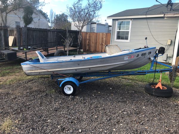 12 ft Aluminum boat for Sale in Escalon, CA - OfferUp
