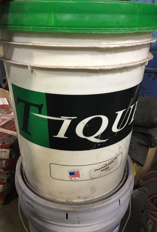 5 gallon paint sherwin Williams extra white for Sale in ...