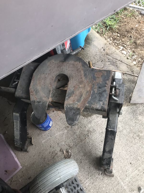5th wheel Saddle /w slides and bolts$150 for Sale in Indianapolis, IN
