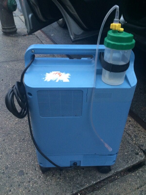 EverFlo Oxygen Concentrator with OPI (Oxygen Percentage Indicator) for