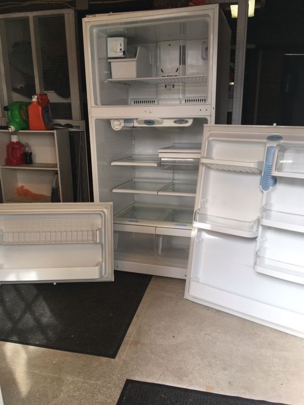 Kenmore model 795.79302.901 white refrigerator for Sale in Newton, MA