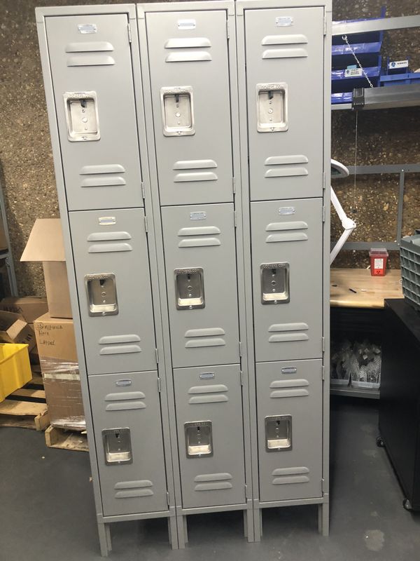 EMPLOYEES LOCKERS 6FT TALL- 3 1/4FT WIDE 18 inch deep for Sale in Fort ...