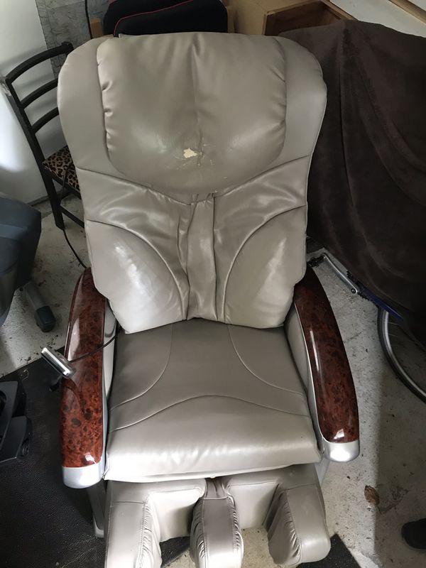 King Kong massage Chair for Sale in Snohomish, WA - OfferUp