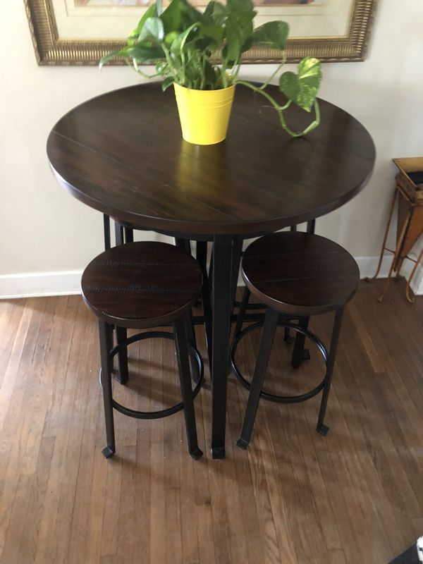 Kitchen table for Sale in Highland, CA - OfferUp