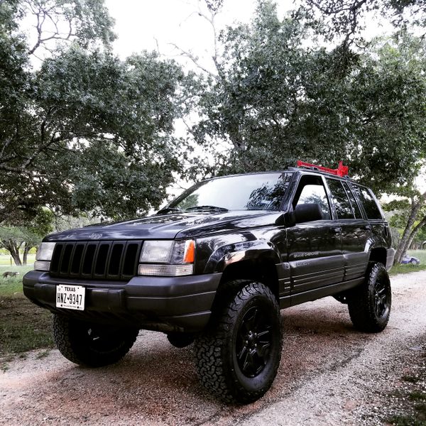 98 Jeep Grand Cherokee Laredo 4x4 for Sale in FAIR OAKS, TX - OfferUp