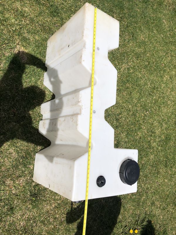 40 GALLON RV Fresh Water Tank Used for Sale in Schiller Park, IL OfferUp
