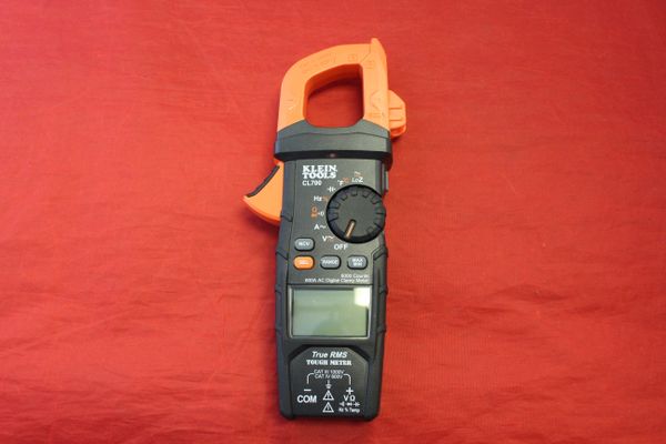 Klein Tools ~ (CL700) 600A AC Auto-Ranging Digital Clamp Meter for Sale