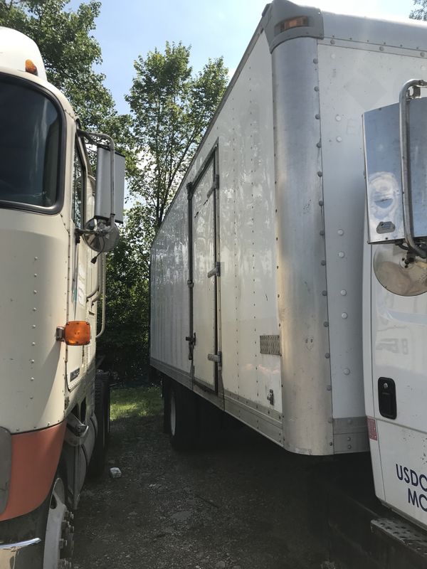 22ft box truck with lift gate for sale for Sale in Maywood, IL - OfferUp