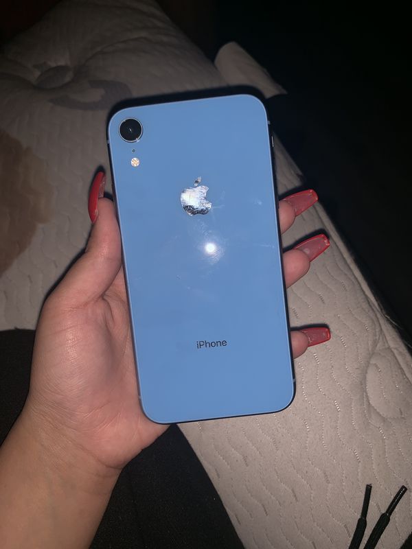 iPhone xr Blue for Sale in Pembroke Park, FL - OfferUp