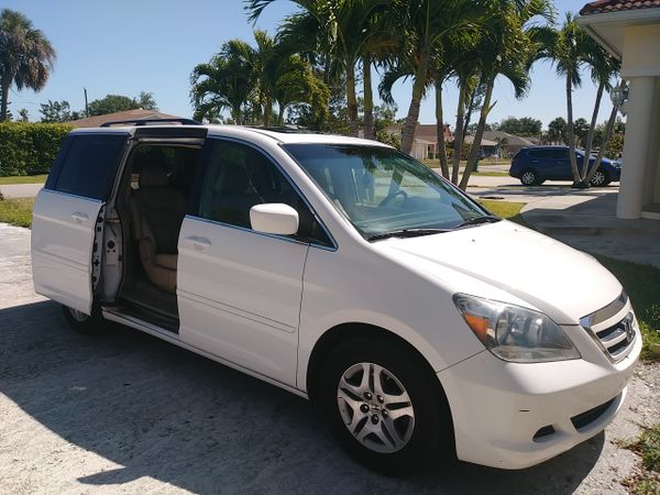 Car Dealerships Naples Fl >> Honda odyssey VTEC engine 2006 white 8 passenger fold away ... Car Dealerships Naples Fl >> Honda odyssey VTEC engine 2006 white 8 passenger fold away ...
