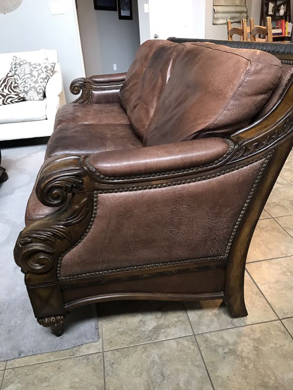 TS Berry, Hillsboro, Bradford Collection. Originally sold by Anderson Furniture. for Sale in