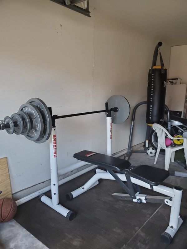 Weight Bench, Bar & 240lbs weights for Sale in Missouri City, TX - OfferUp