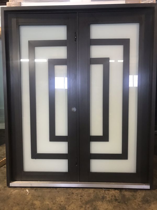 Impact windows and doors/ventanas y puertas de impacto/huracanes proved