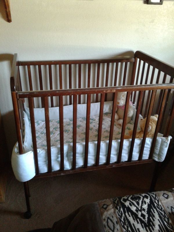 Mini crib. For grandma's house. Or small arrea for Sale in Menifee, CA