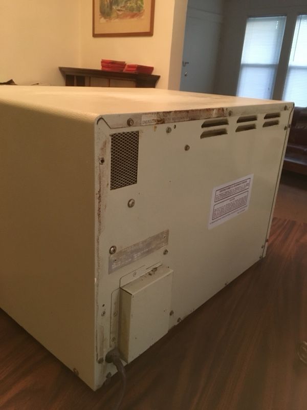 Vintage GE Microwave Oven with Automatic Chef for Sale in Ferndale, MI