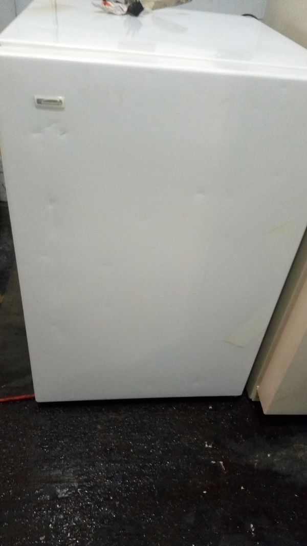 Small stand up freezer for Sale in Cleveland, OH OfferUp