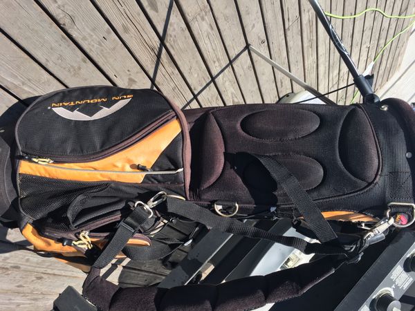 Sun mountain golf bag with rain cover for Sale in Renton, WA - OfferUp
