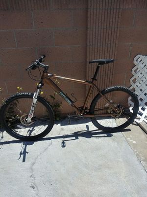 Iron Horse warrior mountain bike size 19.5 for Sale in Santa Ana, CA