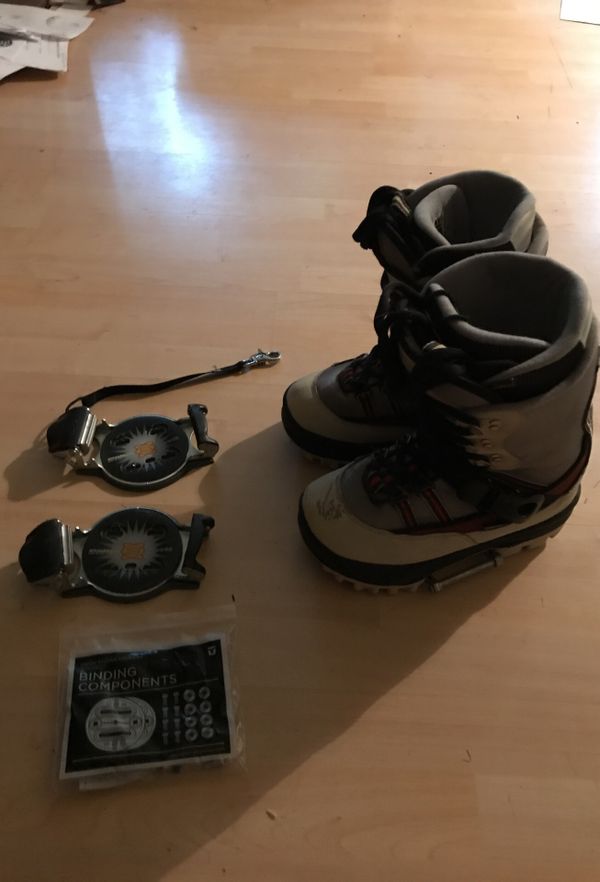 Snowboard Boots and Bindings ( clip in ) for Sale in Arlington, WA OfferUp