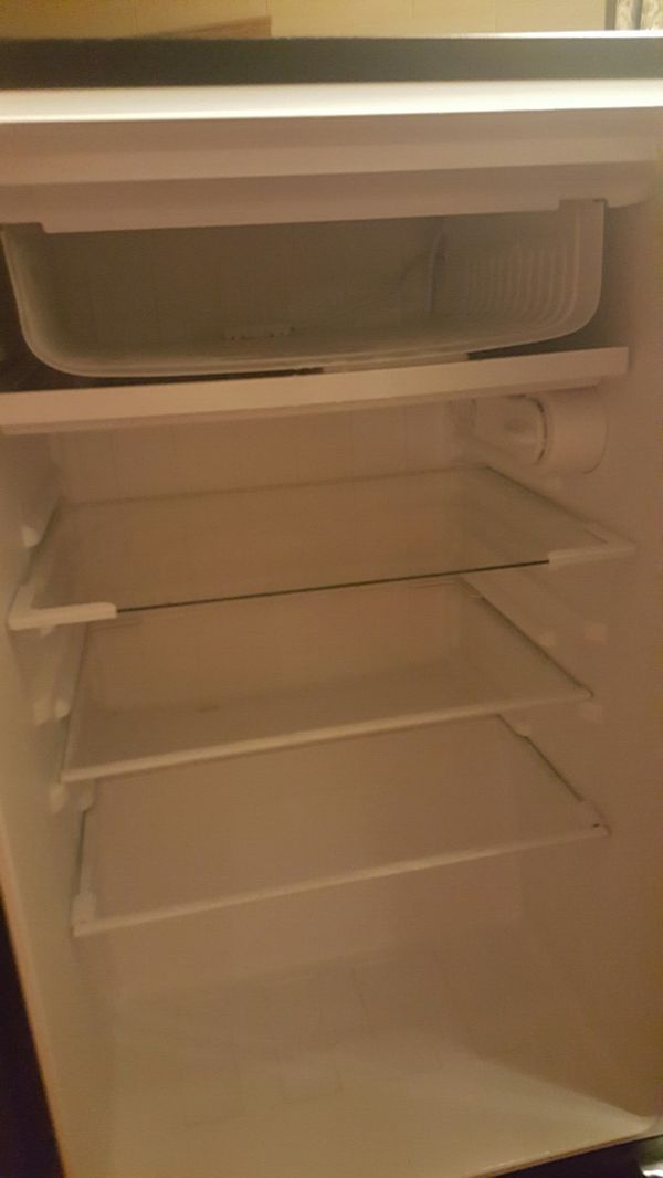 GALANZ Mini Fridge (Like New) for Sale in San Antonio, TX - OfferUp