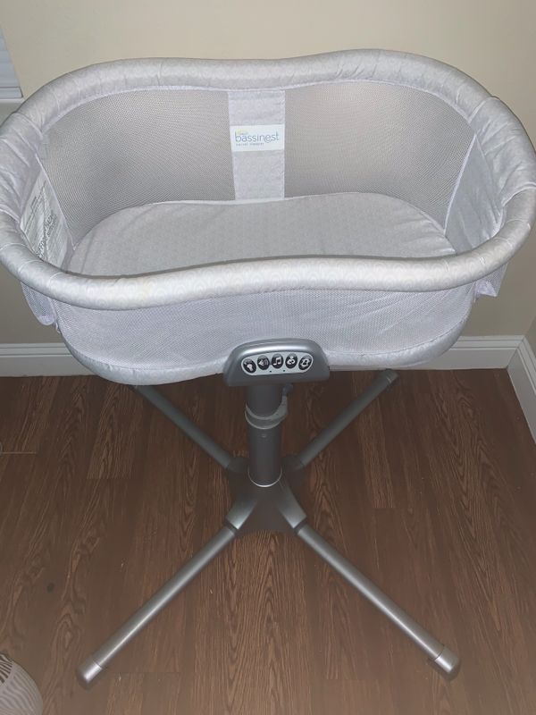 Halo bassinet swivel sleeper originally $170 selling for $100 for Sale ...