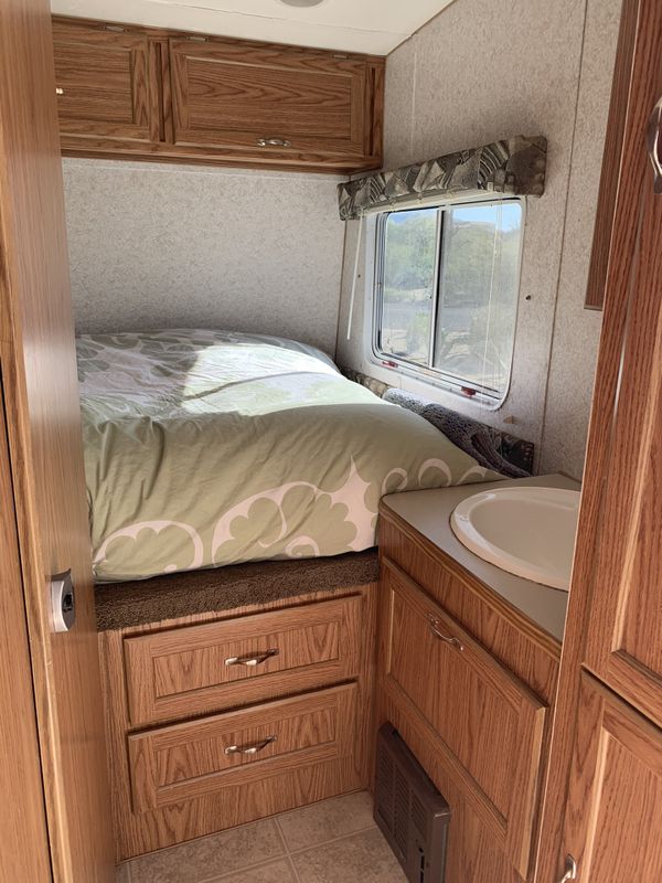 2006 Weekend Warrior Toy Hauler Superlite 23 ft 30 amp