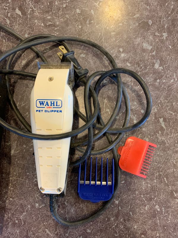 Wahl pet clippers with 2 sized clips for Sale in Colorado Springs, CO