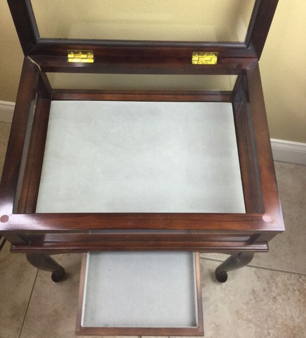 The Bombay Company Glass Display Table Curio Queen Anne for