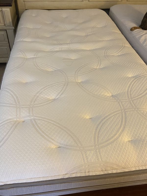 Split King P5 Sleep Number Bed With Adjustable Base for Sale in Port St