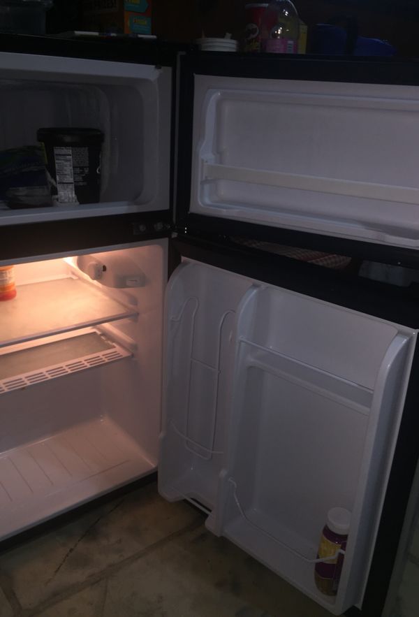 Mini fridge college student for Sale in Miami, FL OfferUp