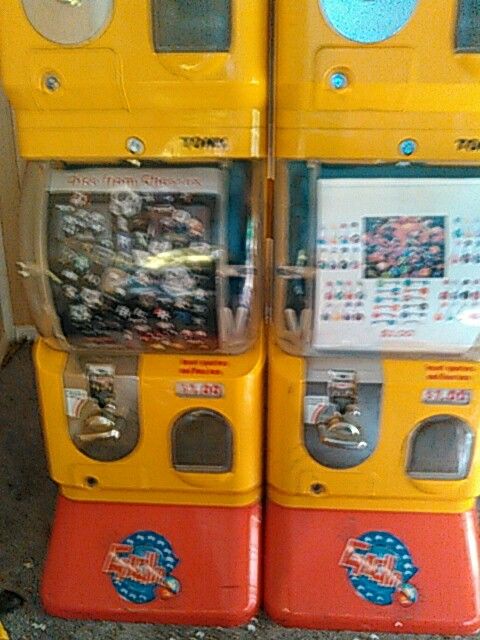 gacha machine toys