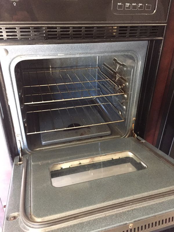 Working Gas Wall Oven with broiler on bottom for Sale in Fullerton, CA OfferUp