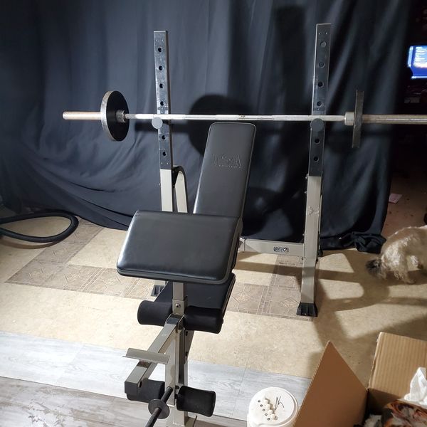 Bench Press (no weights or bar) for Sale in Mount Prospect, IL - OfferUp