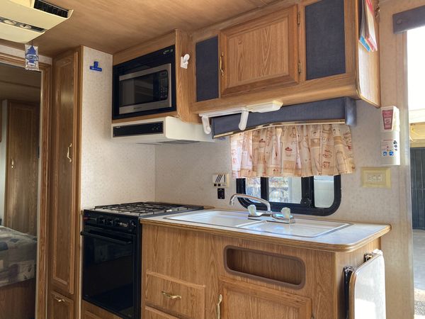 1994 20 ft Travel Trailer Layton by Skyline for Sale in Tucson, AZ ...