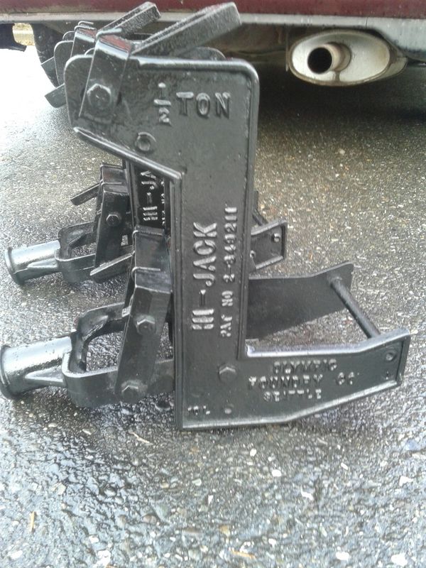 A pair of 2 hi jack 2x4 wall jacks for Sale in Port Orchard, WA OfferUp