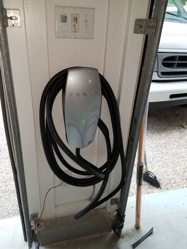 TESLA VEHICLE CHARGING STATIONS, 240V 30MPH CHARGE for