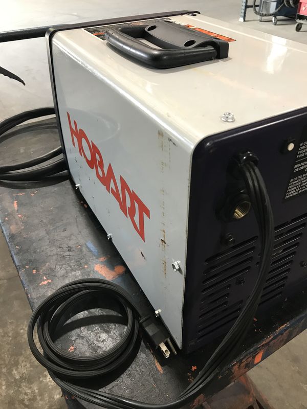 HOBART HANDLER 140 MIG WELDER / WELDING MACHINE for Sale in Manvel, TX