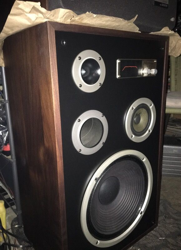 Vintage Allegro 4000 by Zenith home floor speakers for Sale in