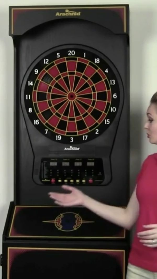 Arachnid Arcade Style w/ Cricket Pro 650 Electronic Dart Board