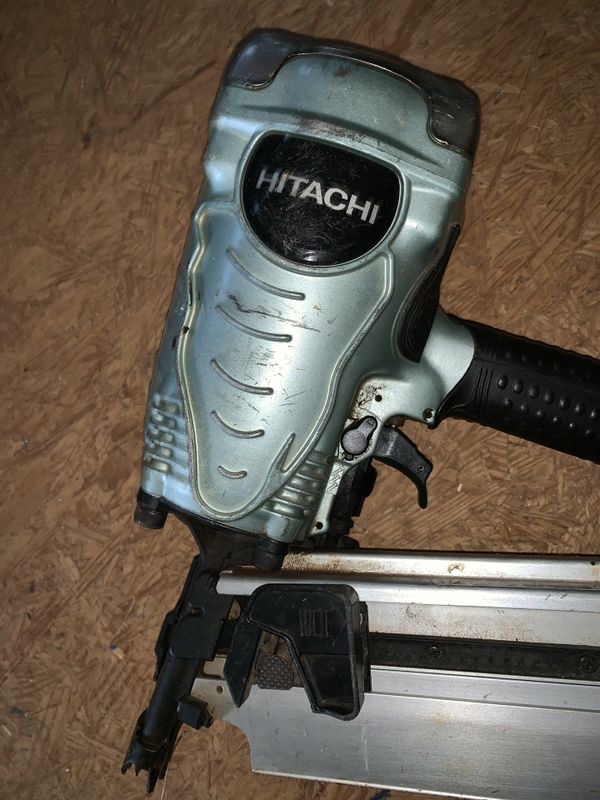 Hitachi Air Framing Nail gun NR90AE tools for Sale in Kenbridge, VA