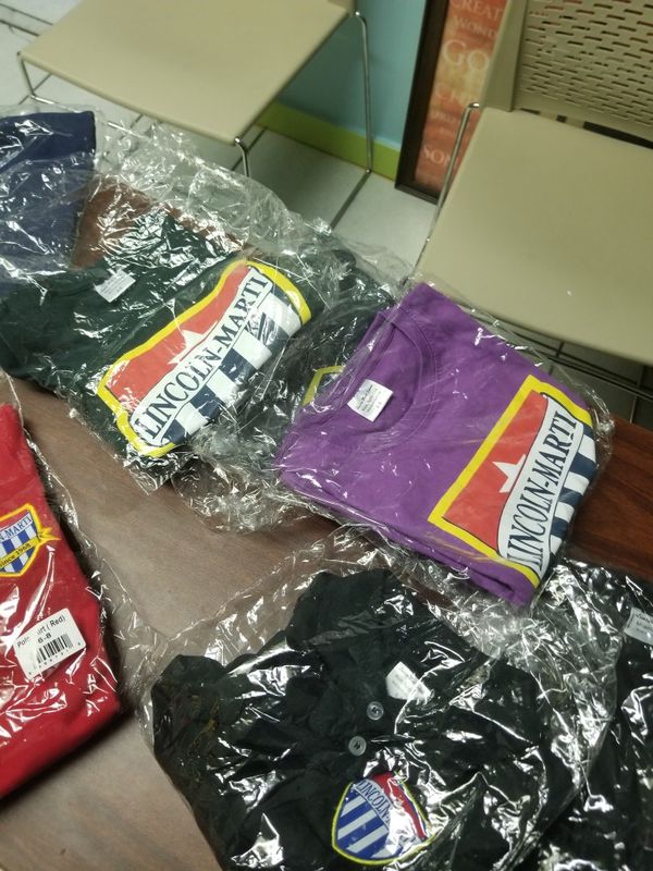 I have 9 Lincoln marti shirts school uniforms brand new in the plastic for 90 size 68 kinder