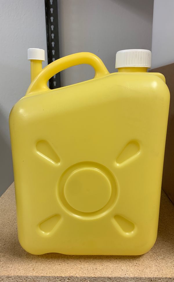 Chlorine jugs with containment. Swimming pools NEW NEVER USED!!!! for