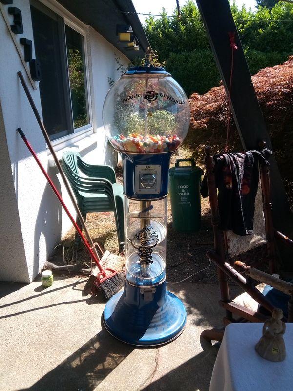 5' tall MAGIC GUMBALL VENDING MACHINE for Sale in Tukwila, WA - OfferUp