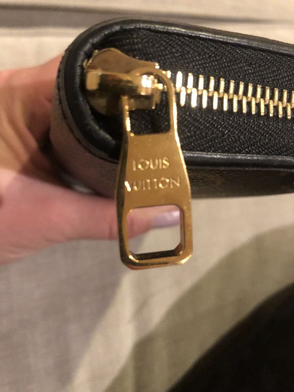 Louis Vuitton Wallet for Sale in Bellevue, WA - OfferUp