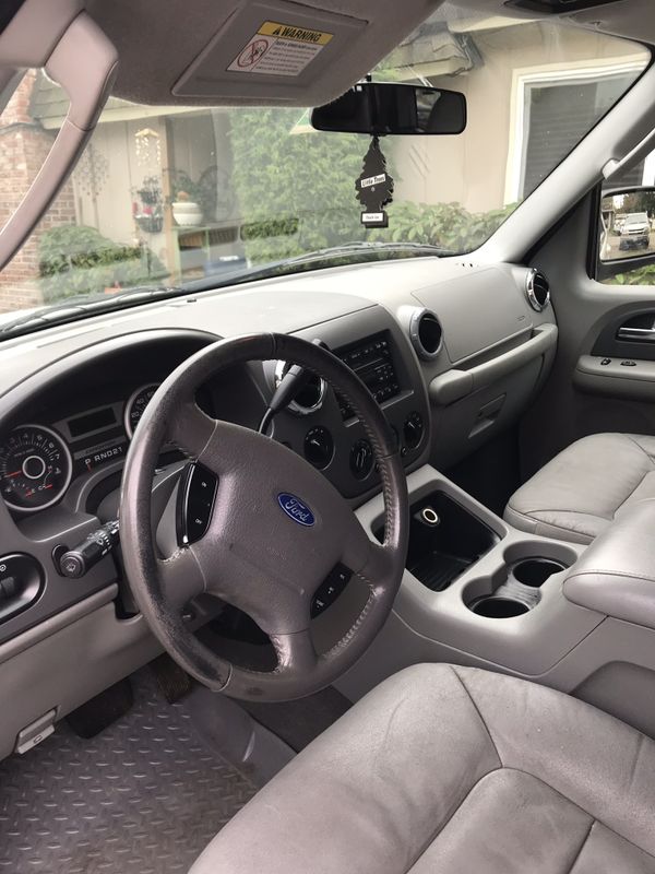 2005 Ford Expedition xlt 4x4 5.4L 3rd row Seats Leather interior for