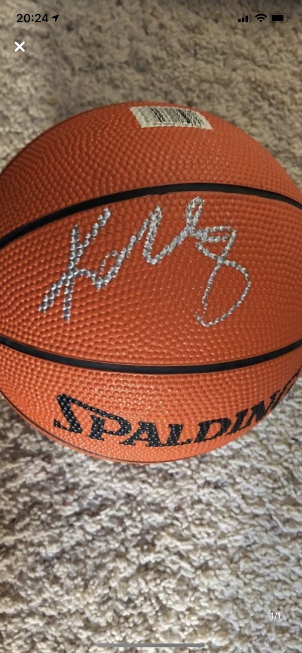 kobe bryant autographed basketball